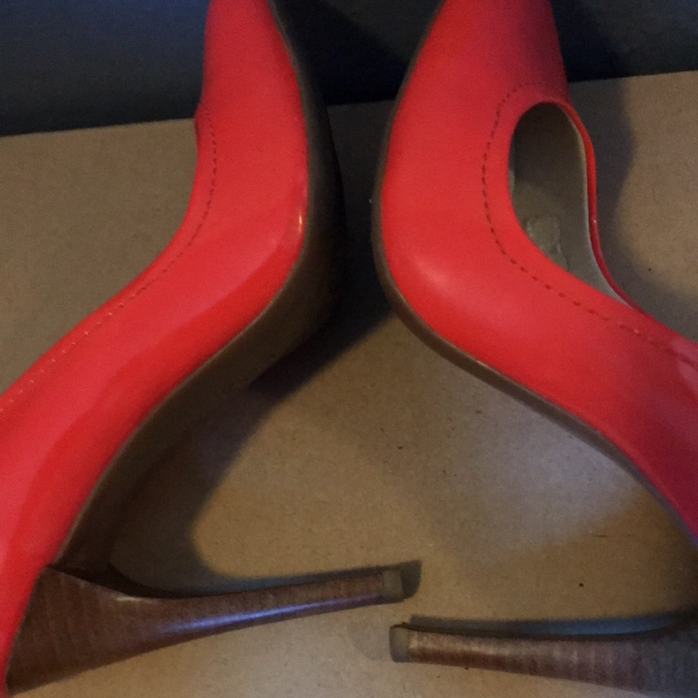 Heel - Picture 4 of 5